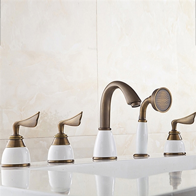 Delta Lav Faucets